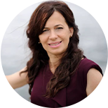 - Claudia F. (51 años)